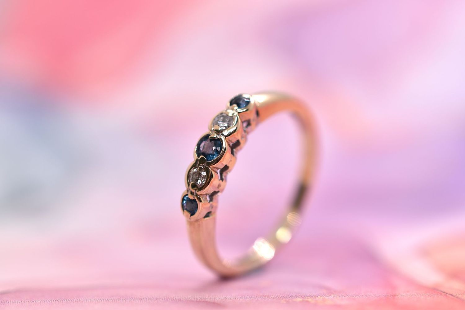 9ct Yellow Gold Blue Topaz & Diamond 5-Stone Ring