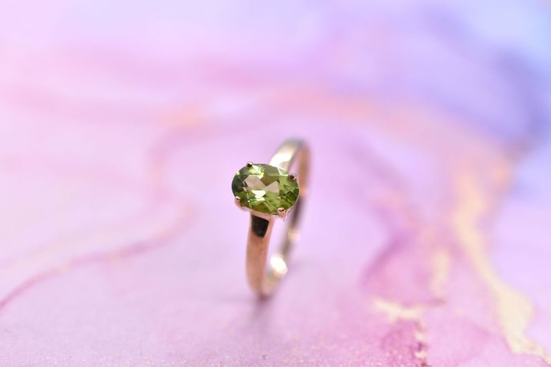 9ct Yellow Gold Oval Cut Peridot Ring