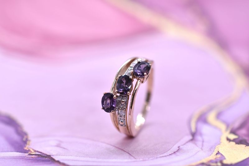 9ct Gold Amethyst & Diamond Ring
