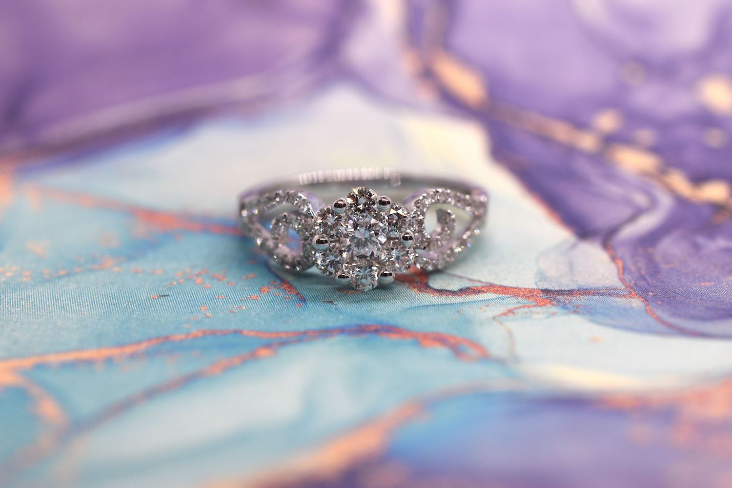 18ct White Gold Diamond Cluster Ring
