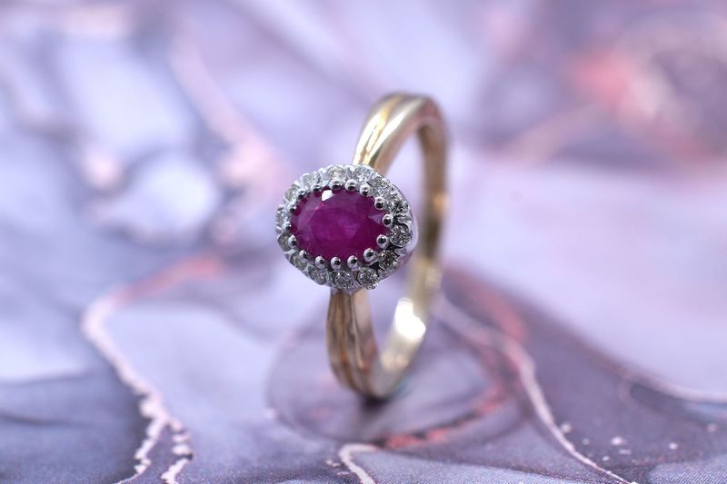 9ct Gold Ruby & Diamond Halo Cluster Ring