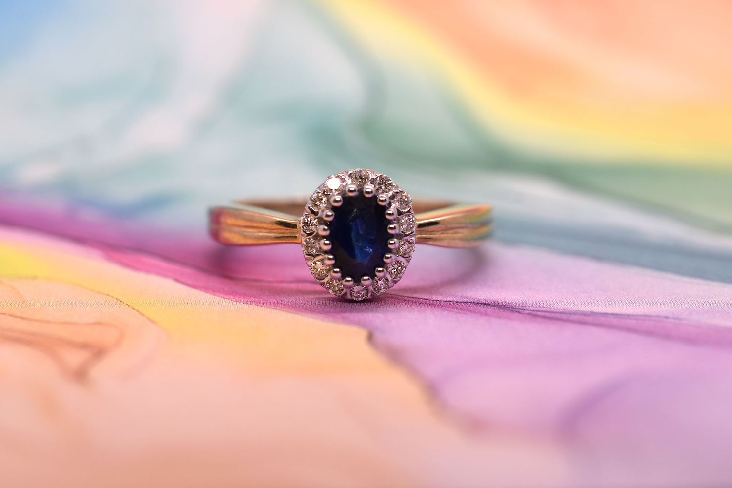 9ct Gold Sapphire & Diamond Halo Cluster Ring