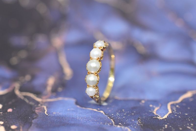 18ct Yellow Gold Pearl Five Stone Ring