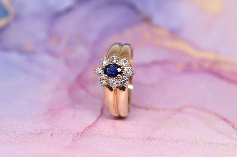 9ct Yellow Gold Sapphire & Diamond Cluster Ring