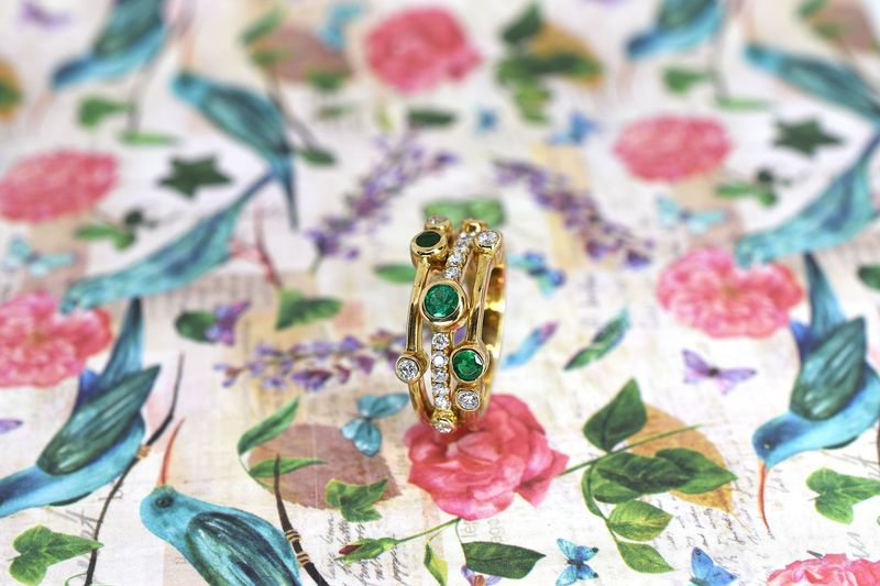 9ct Yellow Gold Emerald & Diamond Set Bubble Ring