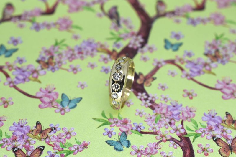 9ct Yellow Gold Round Brilliant Cut Diamond 7-Stone Ring