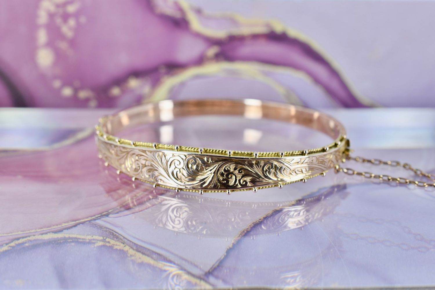 9ct Yellow Gold Patterned Hinged Bangle