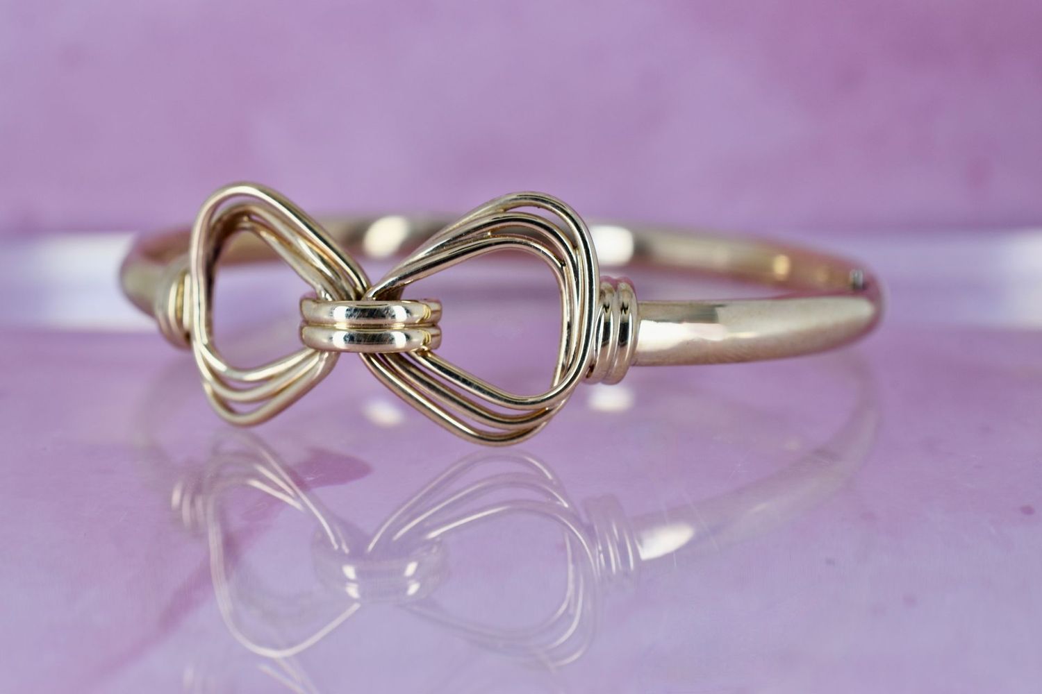 9ct Yellow Gold Oval Hinged Bow Bangle