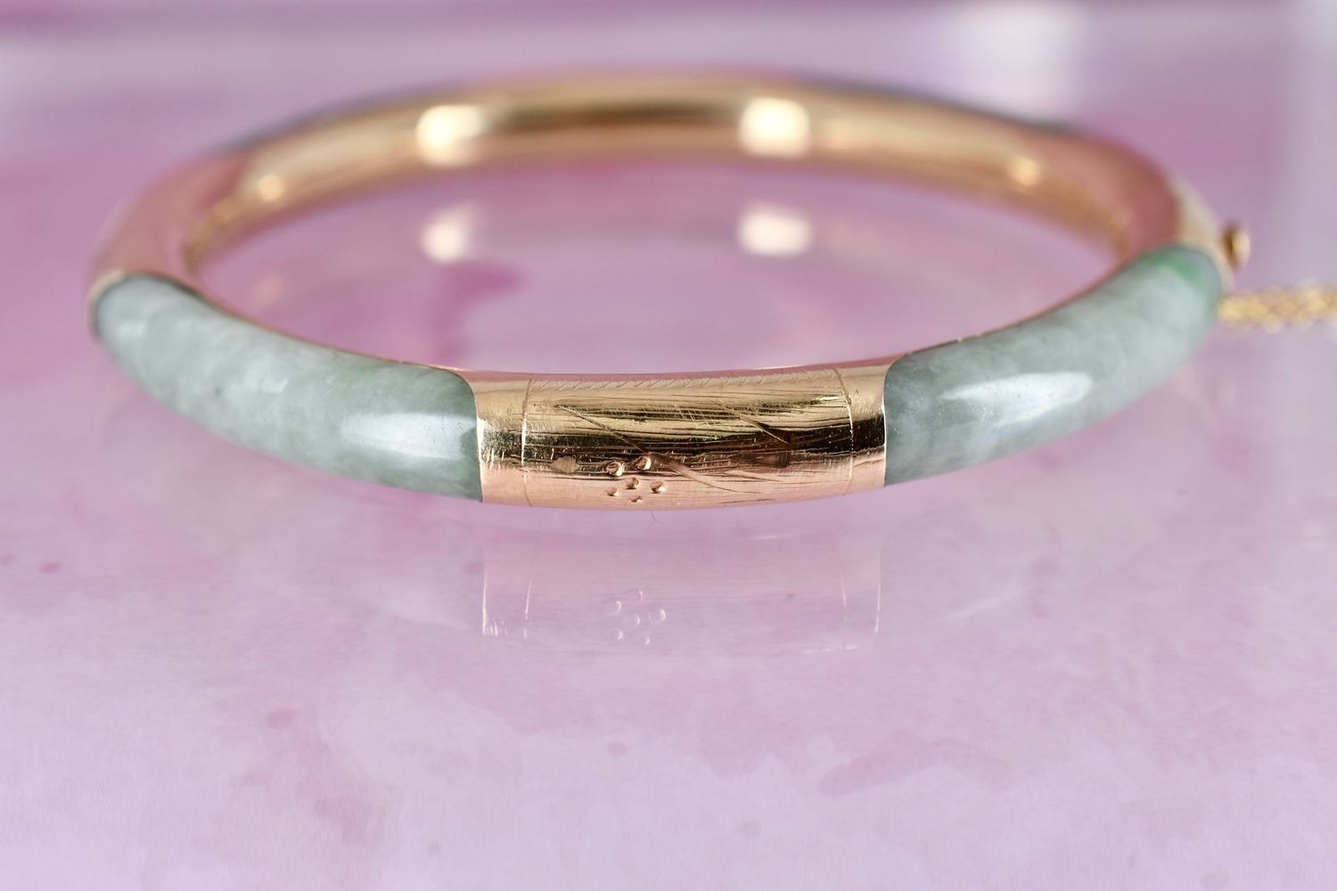 14ct Yellow Gold and Jade Hinged bangle