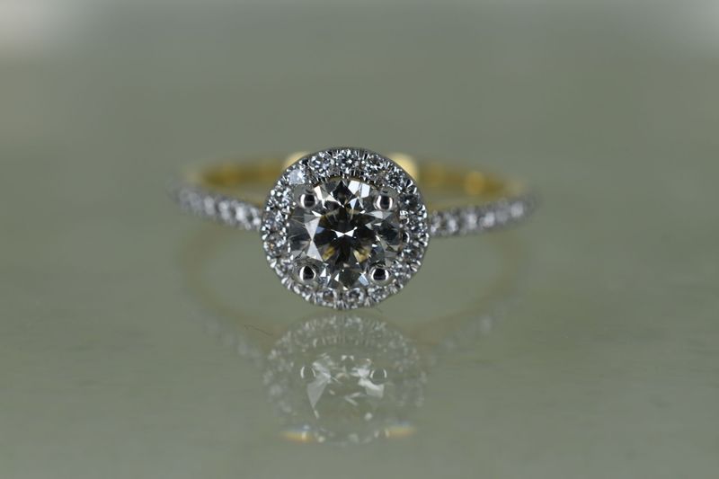 18ct Yellow & White gold Round Brilliant cut 0.50ct Diamond halo Cluster ring