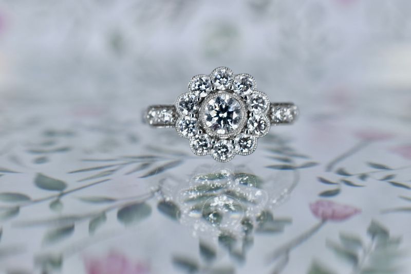 18ct White Gold Floral Diamond Cluster Ring