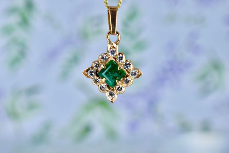 9ct Yellow Gold Princess cut Emerald & Diamond Pendant on 18" Chain