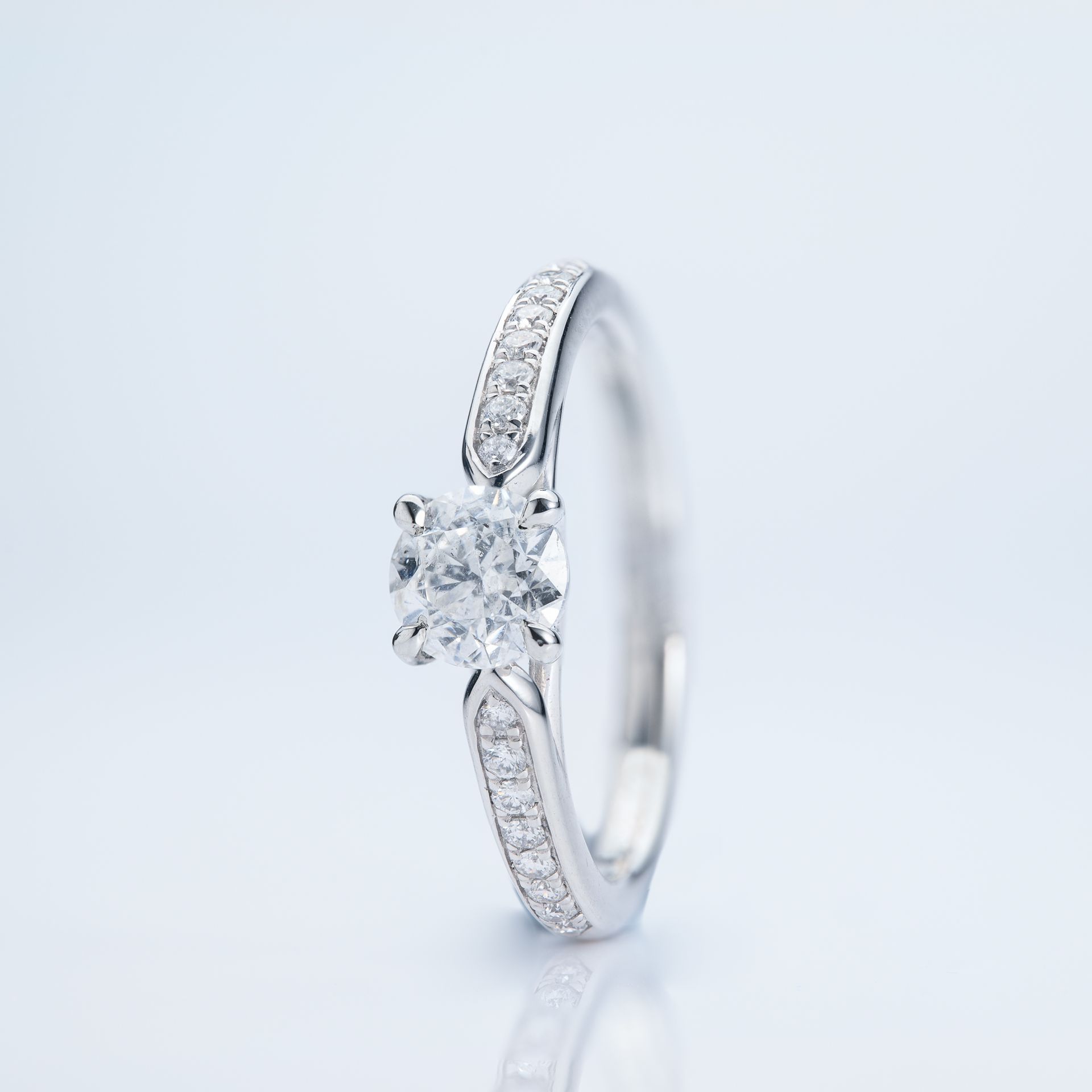 Platinum WGI Certified Round Brilliant Cut Diamond Solitaire Ring with Diamond Shoulders