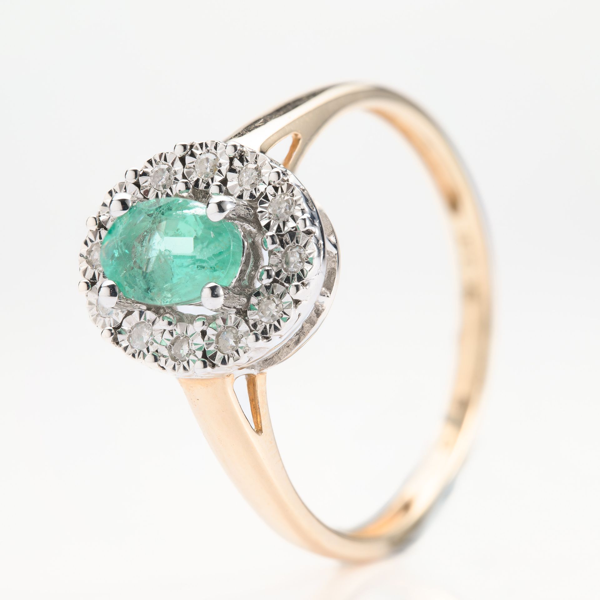 9ct Gold Oval Cut Emerald & Round Brilliant Cut Diamond Cluster Ring