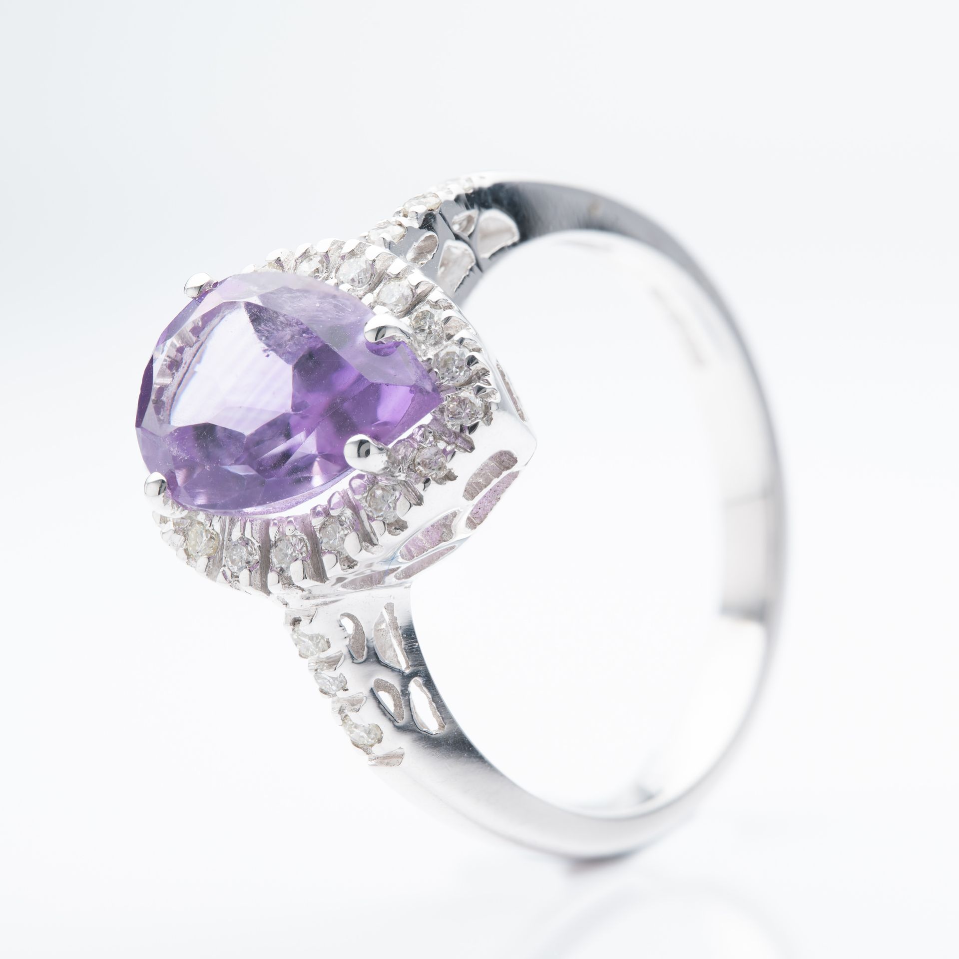 9ct White Gold Pear Cut Amethsyt & Round Brilliant Cut Diamond Halo Cluster Ring