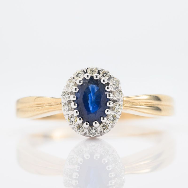 9ct Gold Oval Cut Sapphire & Round Brilliant Cut  Diamond Halo Cluster Ring
