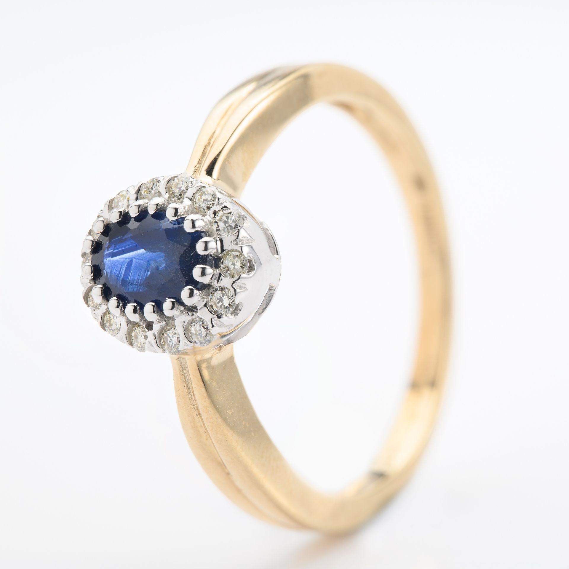 9ct Gold Oval Cut Sapphire & Round Brilliant Cut  Diamond Halo Cluster Ring