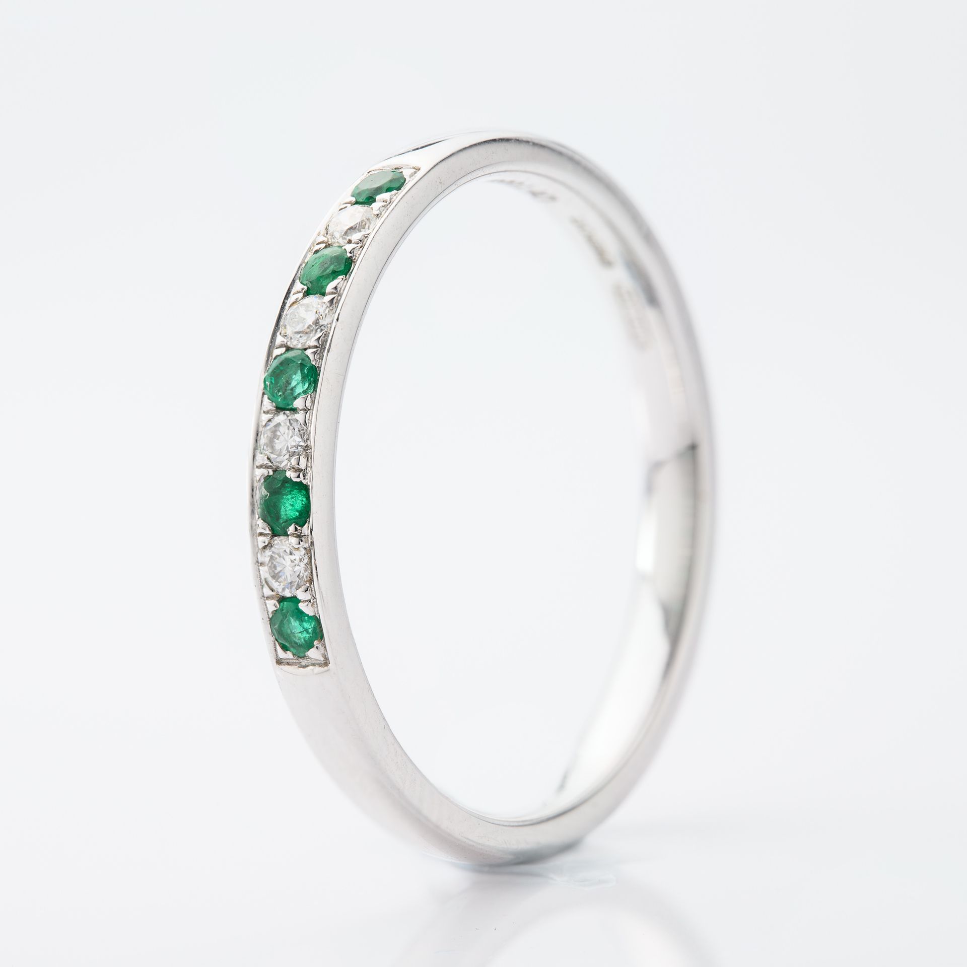 18ct White Gold Round Cut Emerald & Round Brilliant Cut Diamond 9-Stone Half Eternity Ring