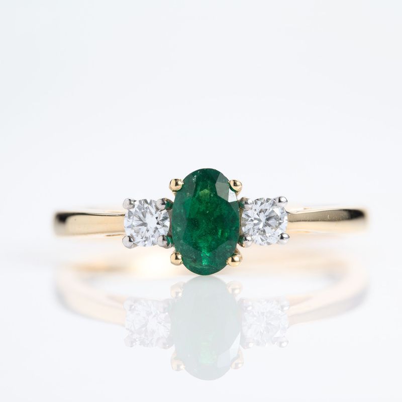 18ct Yellow Gold & Platinum Oval Cut Emerald & Round Brilliant Cut Diamond Trilogy Ring