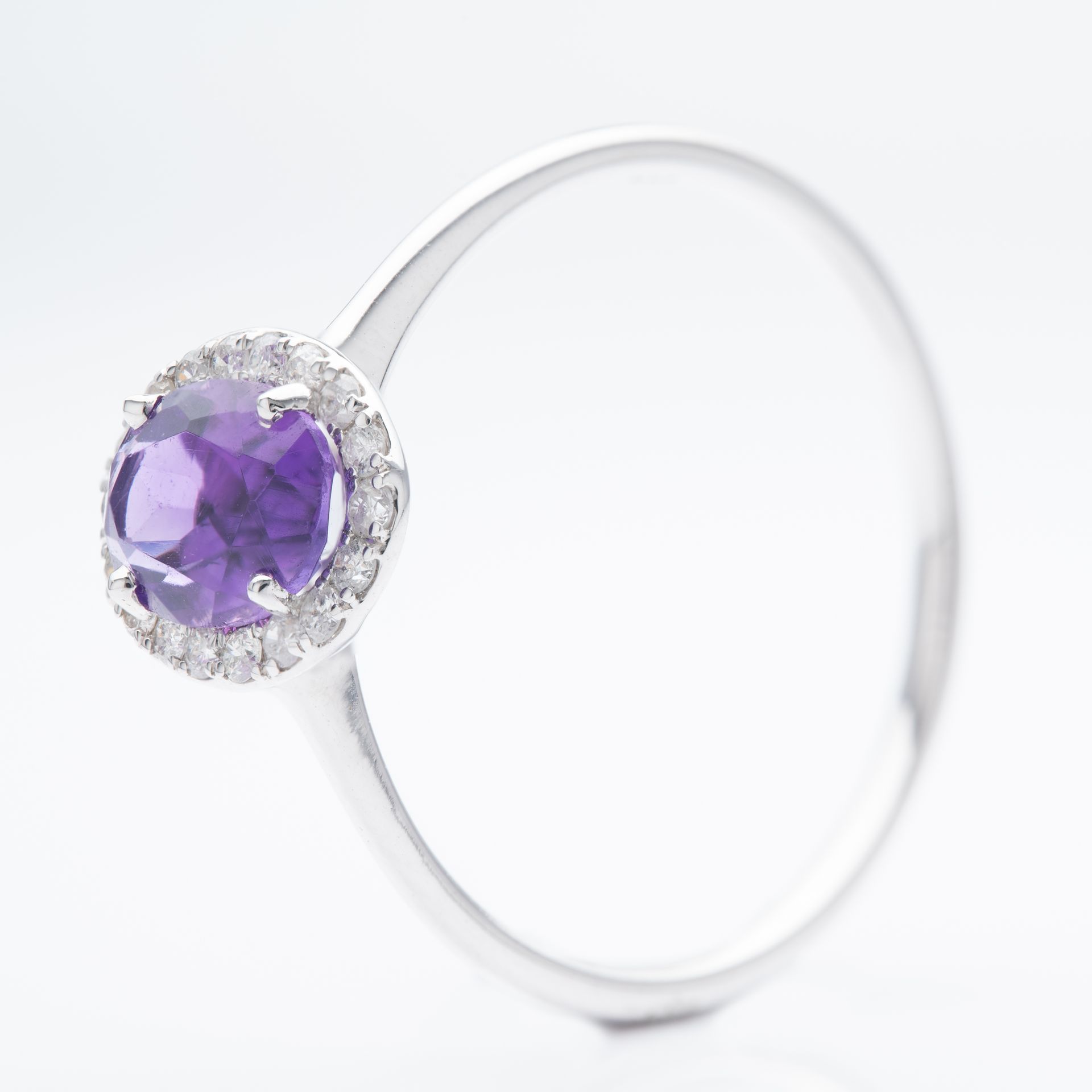 9ct White Gold Oval Cut Amethyst & Round Brilliant Cut Diamond Halo Cluster Ring
