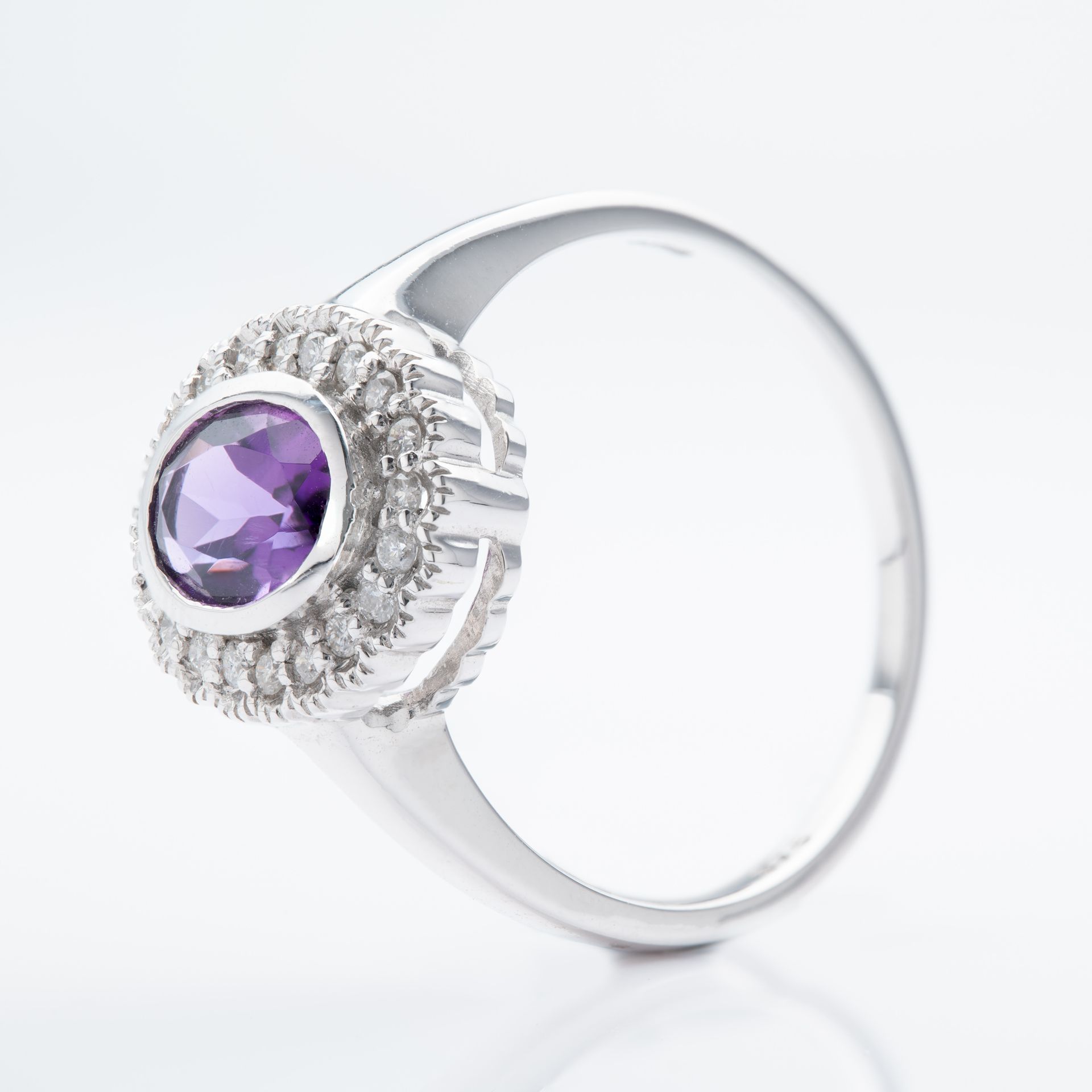 9ct White Gold Oval Cut Amethyst & Round Brilliant Cut Diamond Halo Cluster Ring