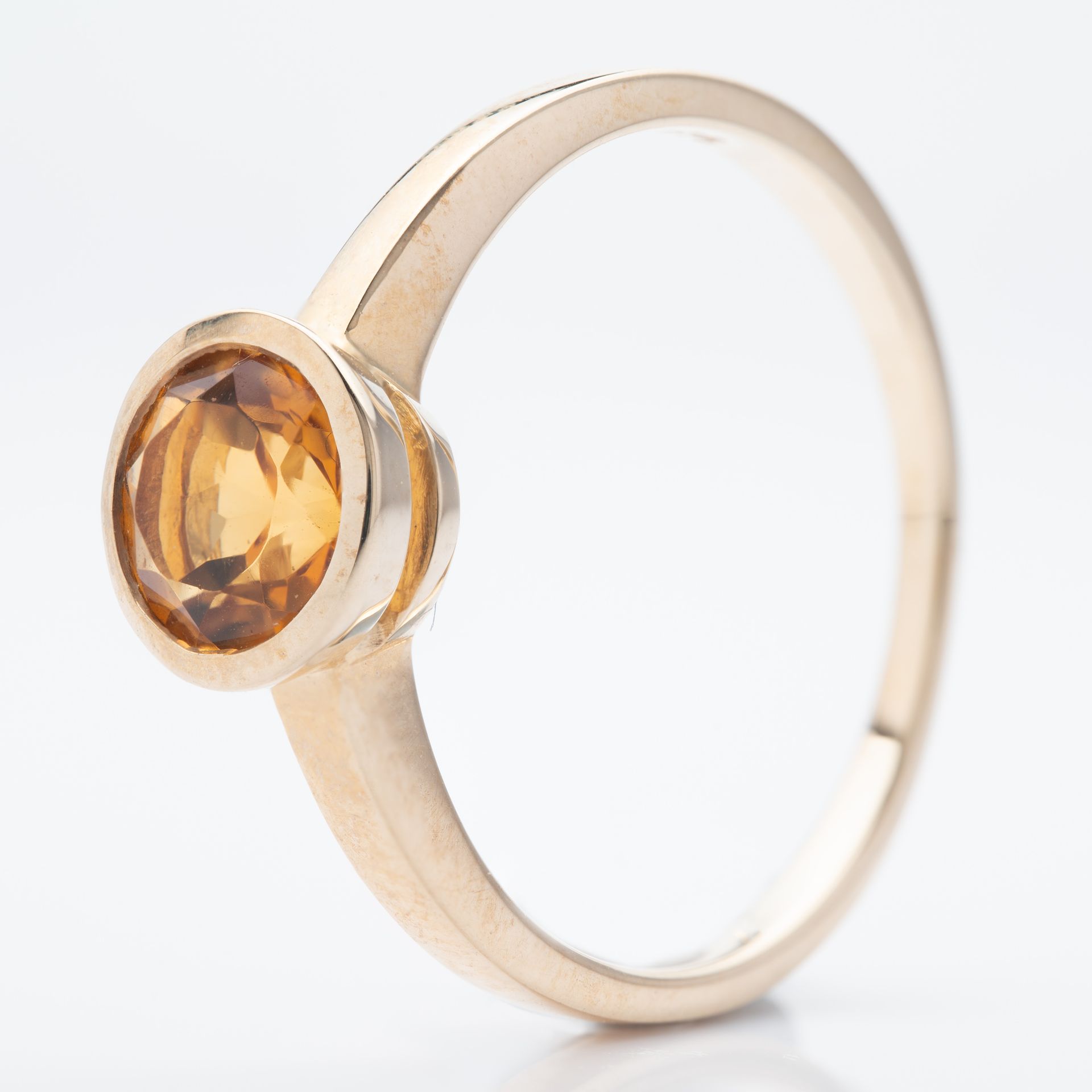 9ct Yellow Gold Round Cut Citrine Rubover Set Ring