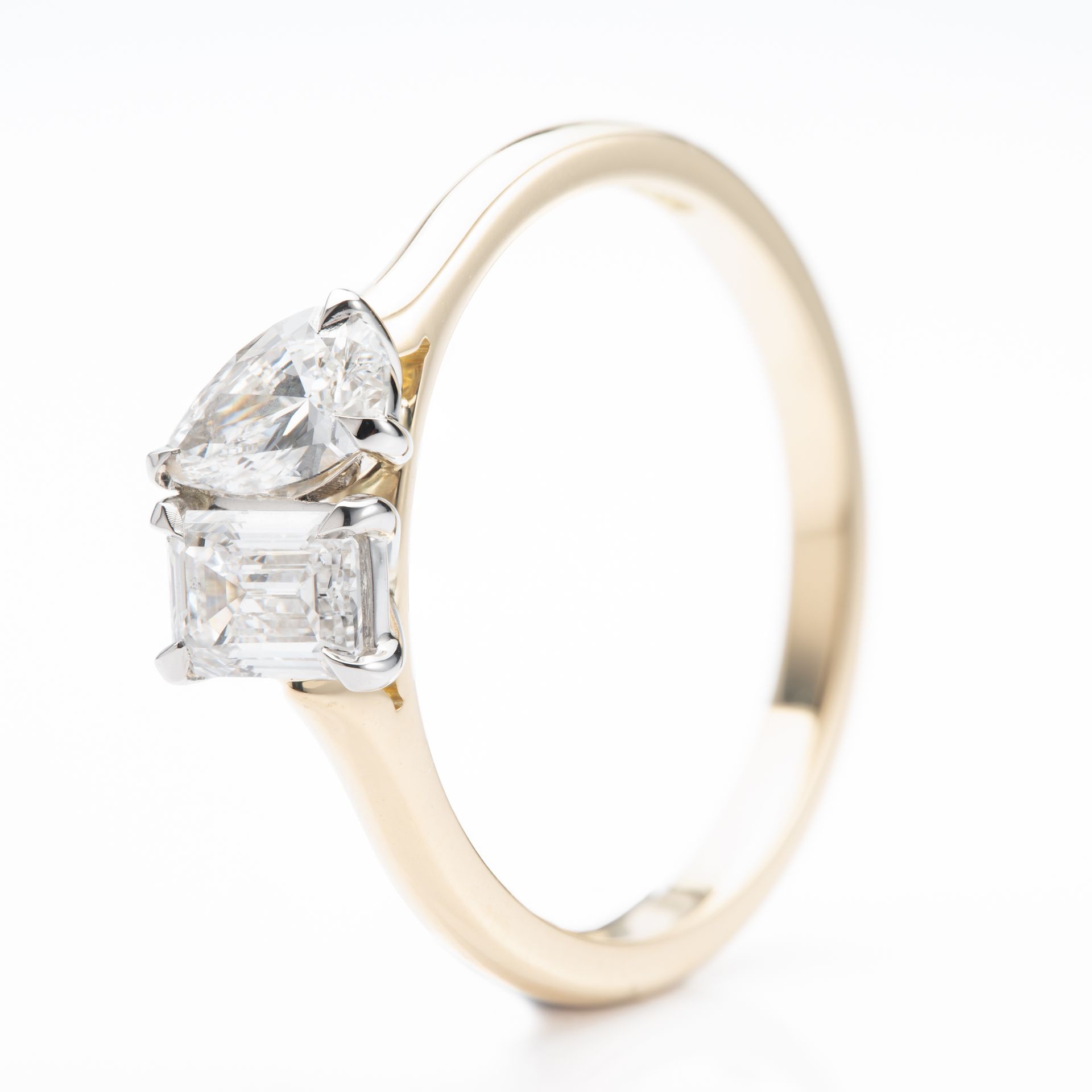 18ct Yellow Gold & Diamond Emerald and Pear Cut Ring