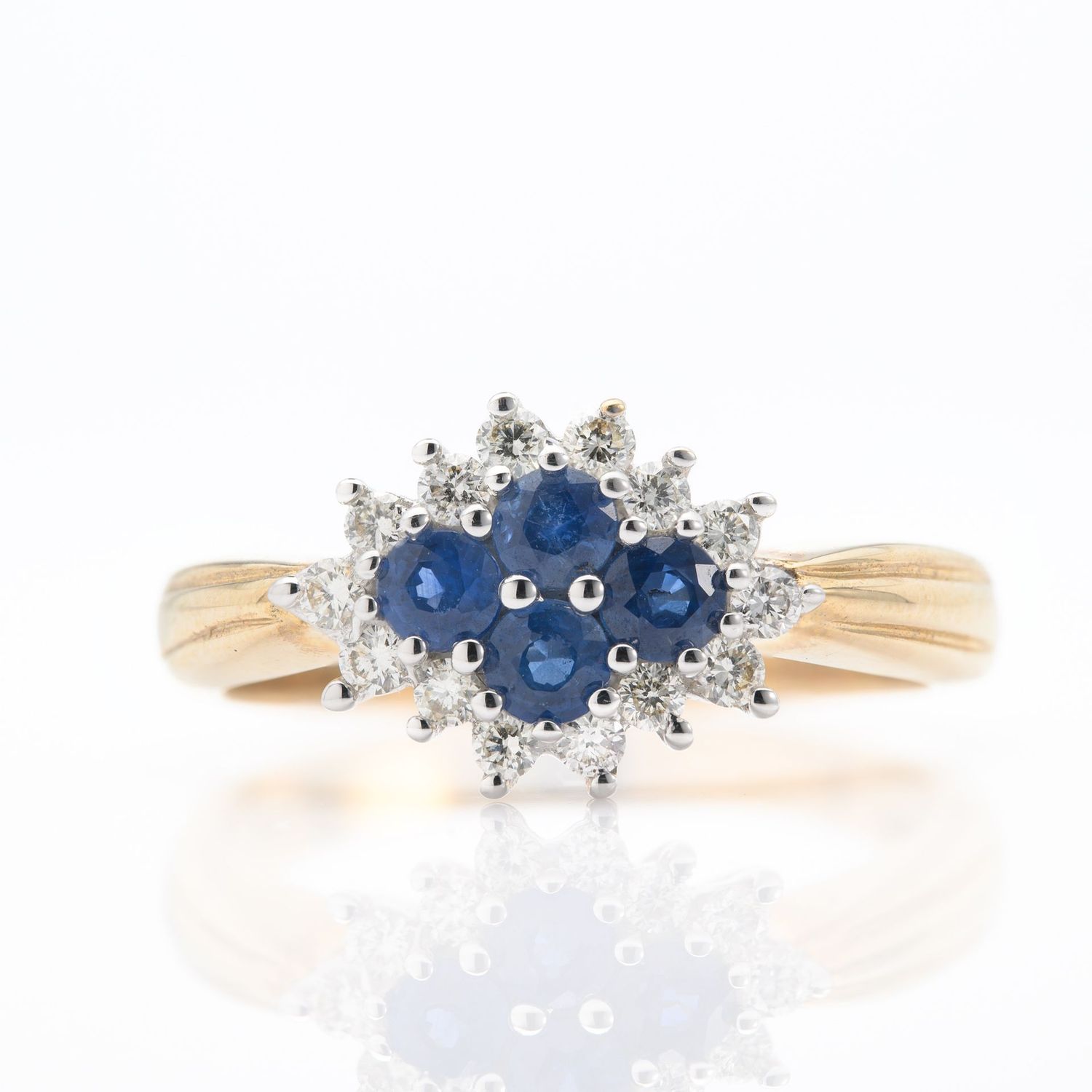 9ct Gold Round Cut Sapphire & Round Brilliant Cut Diamond Cluster Ring