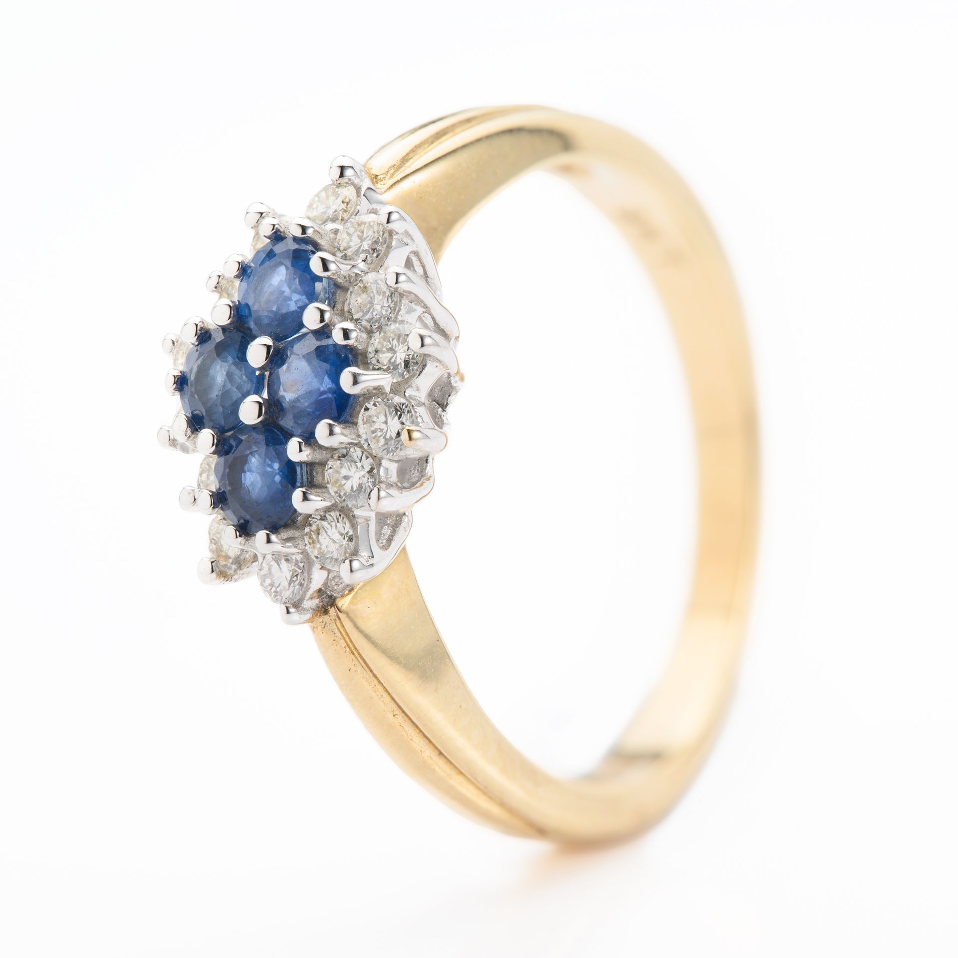 9ct Gold Round Cut Sapphire & Round Brilliant Cut Diamond Cluster Ring