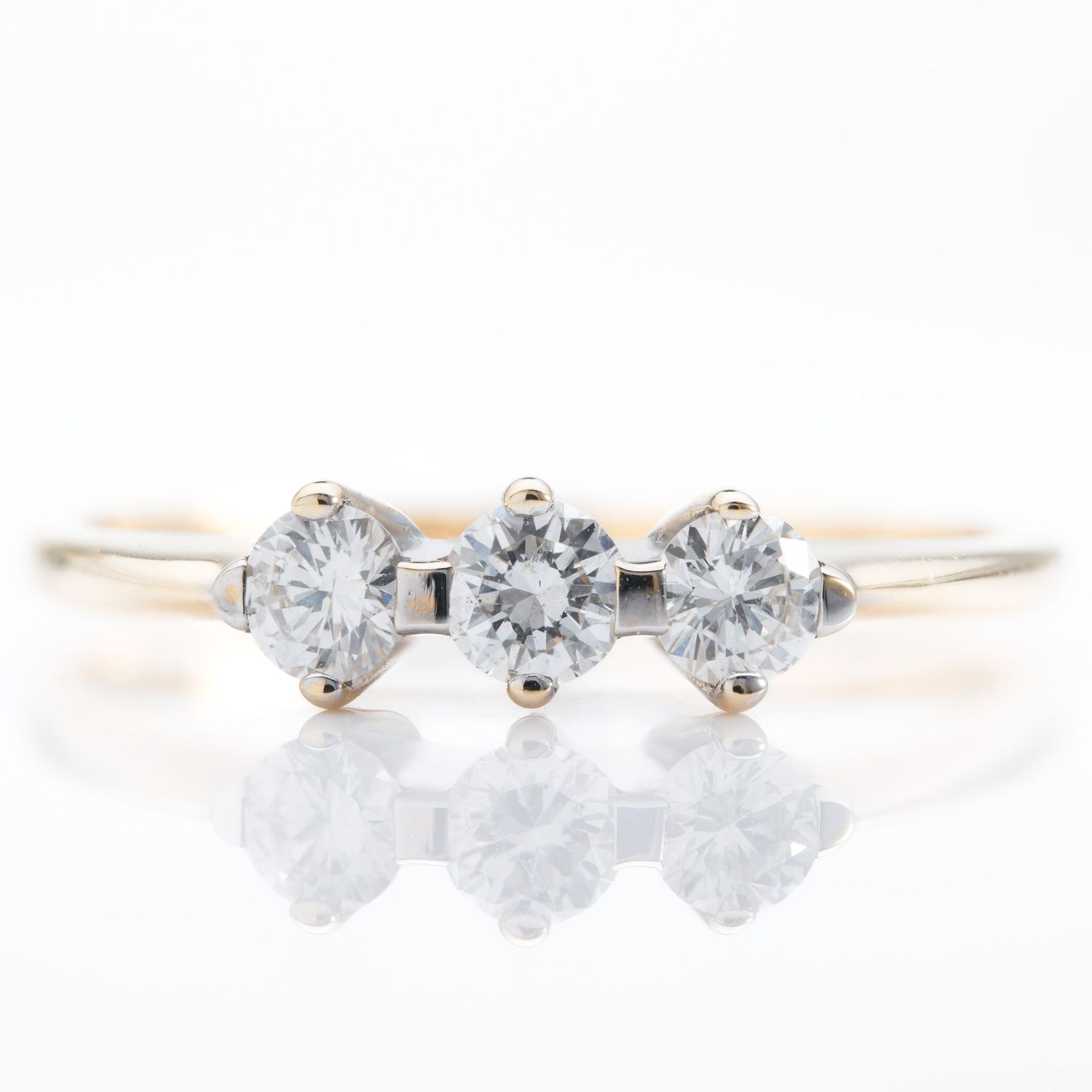 18ct Yellow Gold Brilliant Cut Diamond Trilogy Ring 18ct Yellow Gold Brilliant Cut Diamond Trilogy Ring