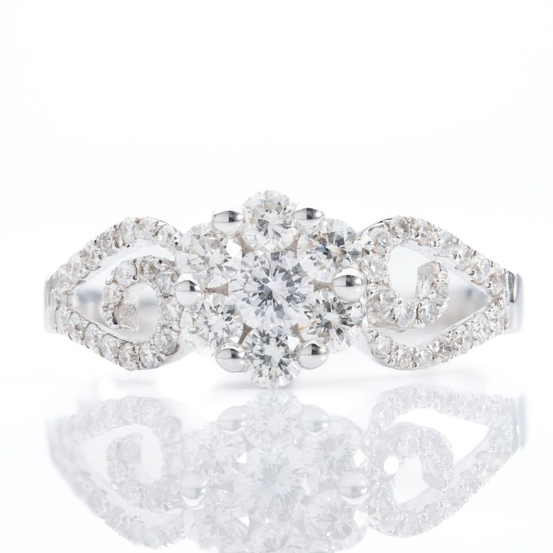 18ct White Gold Diamond Cluster Ring