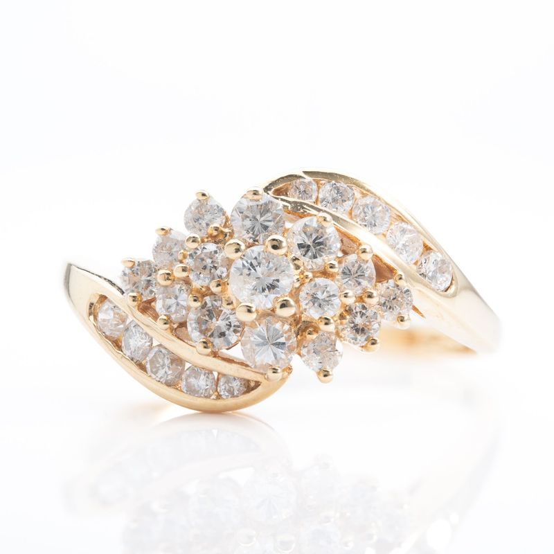 18ct Yellow Gold Split Shoulder Diamond Cluster Ring