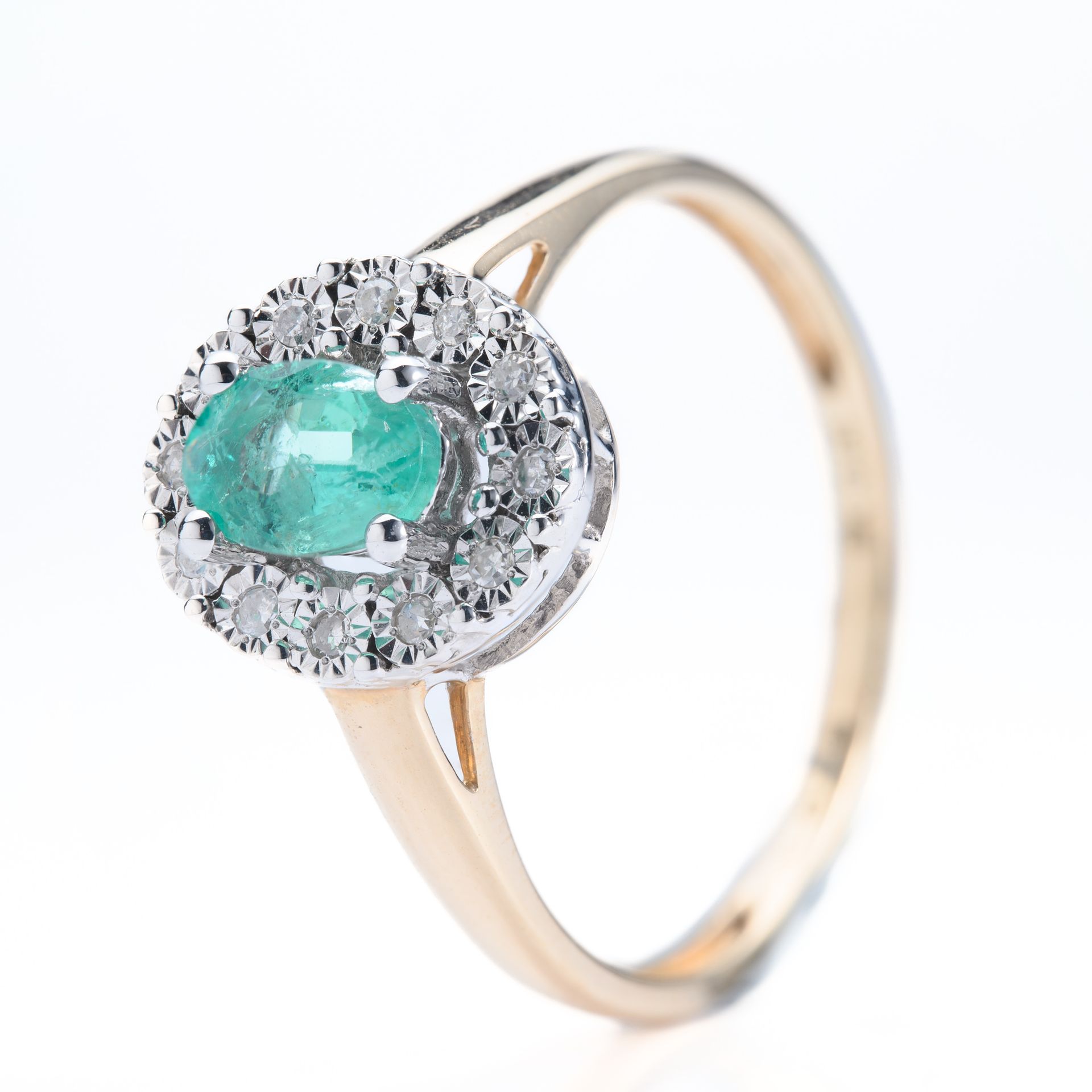 9ct Gold Oval Cut Emerald & Round Brilliant Cut Diamond Cluster Ring