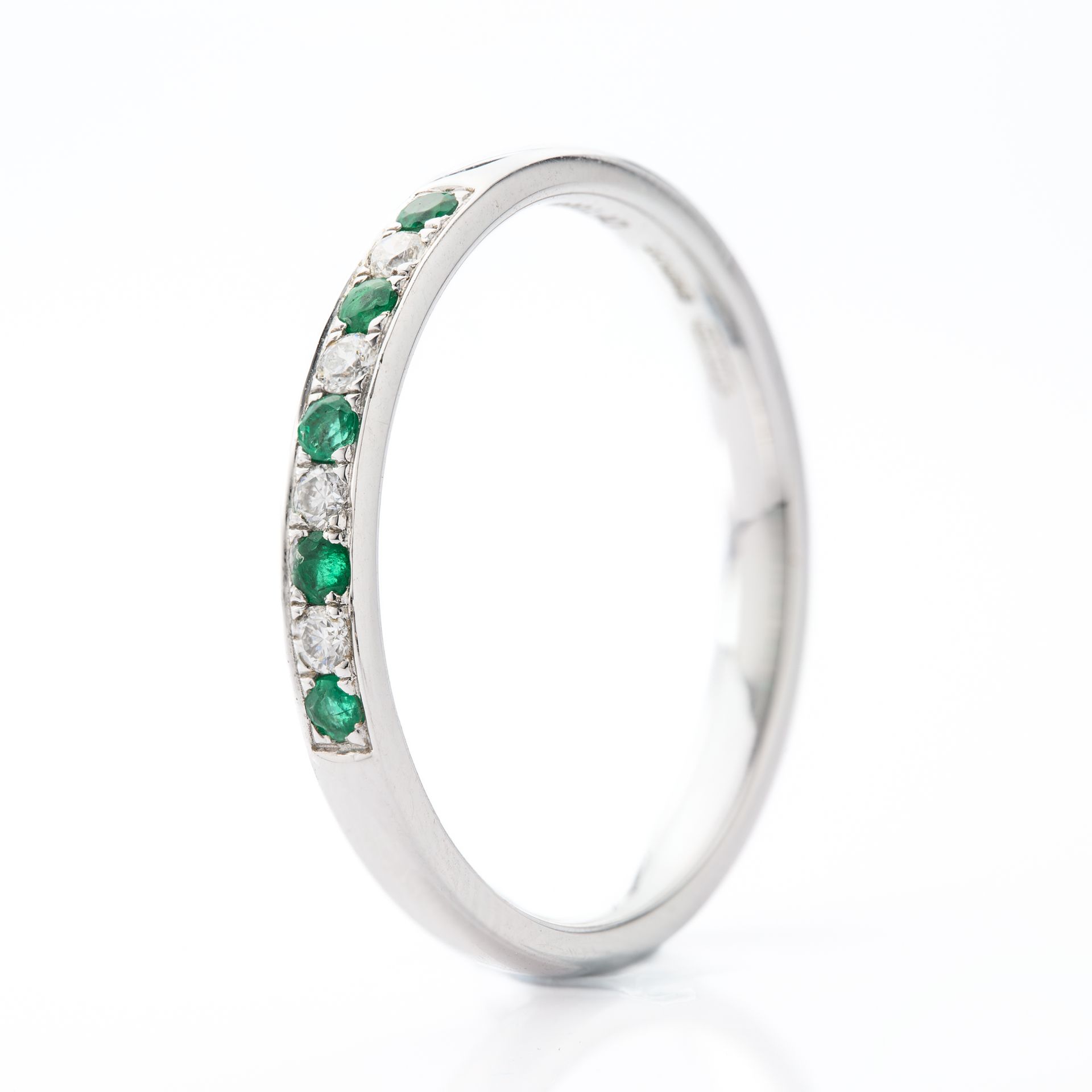 18ct White Gold Round Cut Emerald & Round Brilliant Cut Diamond 9-Stone Half Eternity Ring