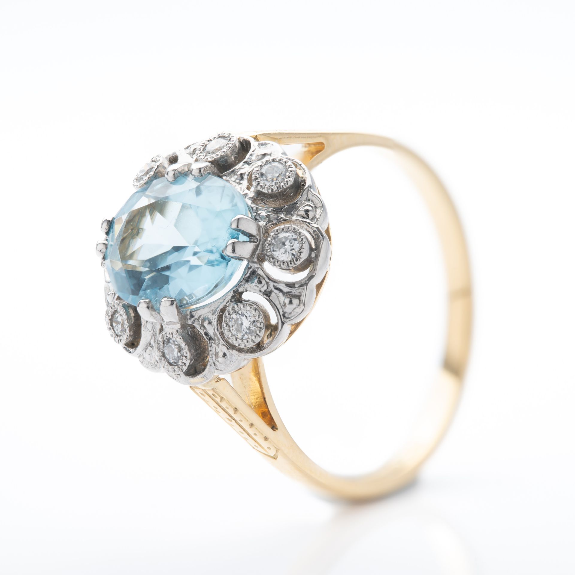 18ct Yellow Gold & Platinum Oval Cut Aquamarine & Round Brilliant Cut Diamond Cluster Ring