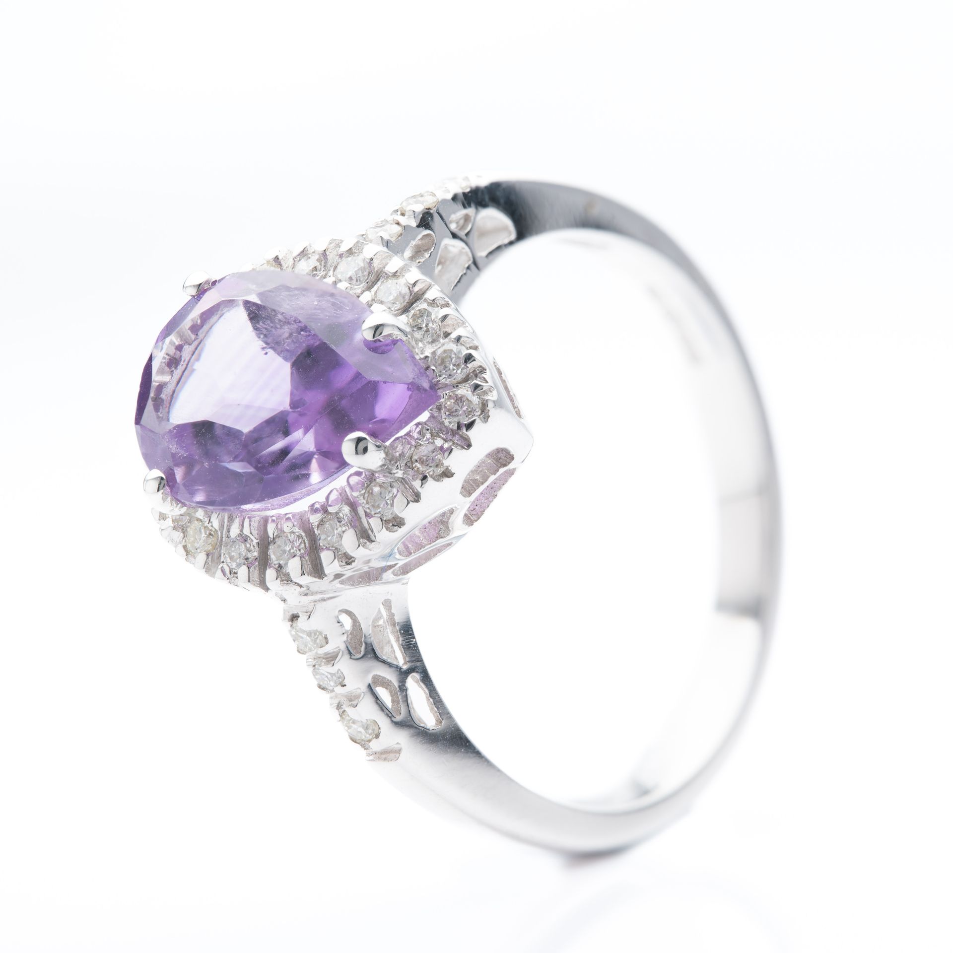 9ct White Gold Pear Cut Amethsyt & Brilliant Cut Diamond Halo Cluster Ring