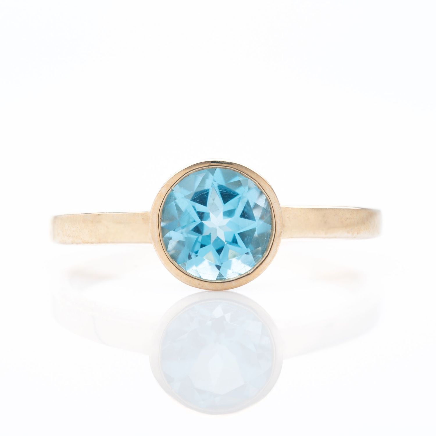 9ct Yellow Gold Round Cut Blue Topaz Ring