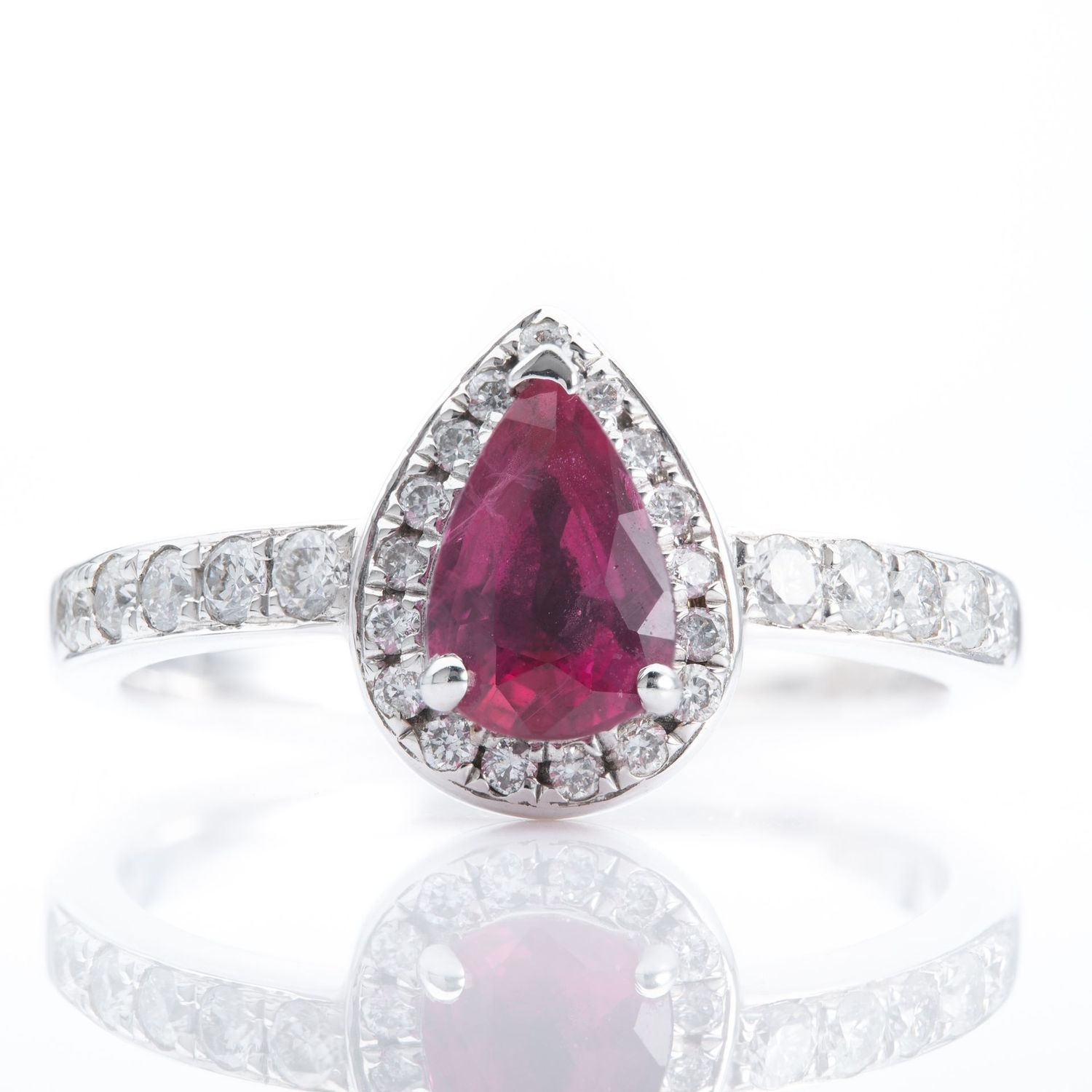 18ct White Gold Pear Cut Ruby & Diamond Halo Cluster Ring 18ct White Gold Pear Cut Ruby & Diamond Halo Cluster Ring