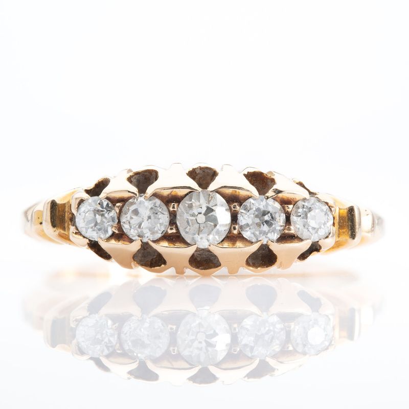 18ct Yellow Gold Diamond 5-Stone Ring