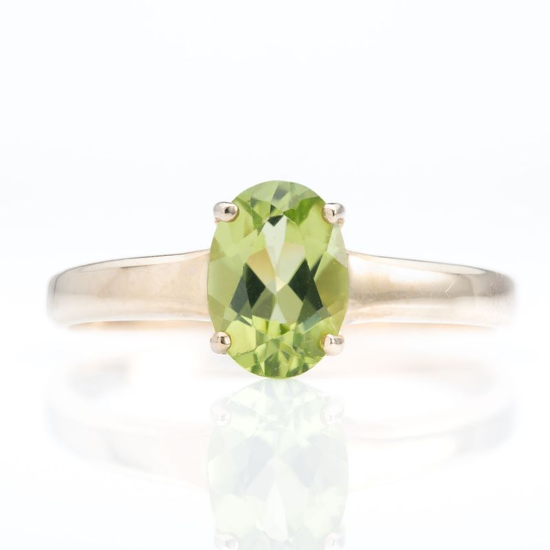 9ct Yellow Gold Oval Cut Peridot Ring