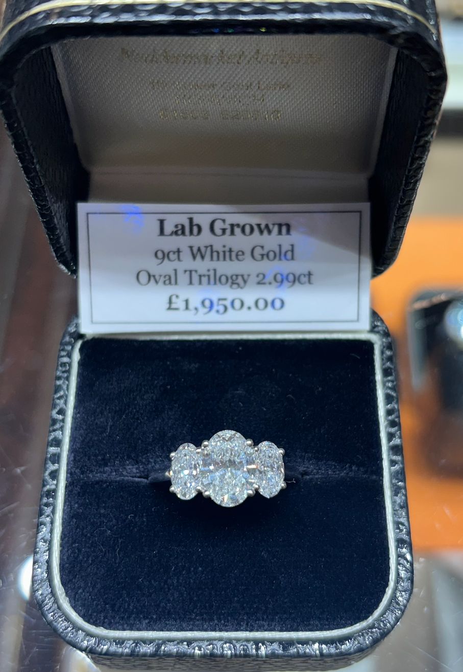 9ct w/g diamond lab grown trilogy