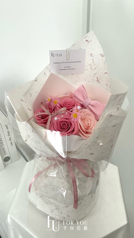 蝴蝶結玫瑰花束