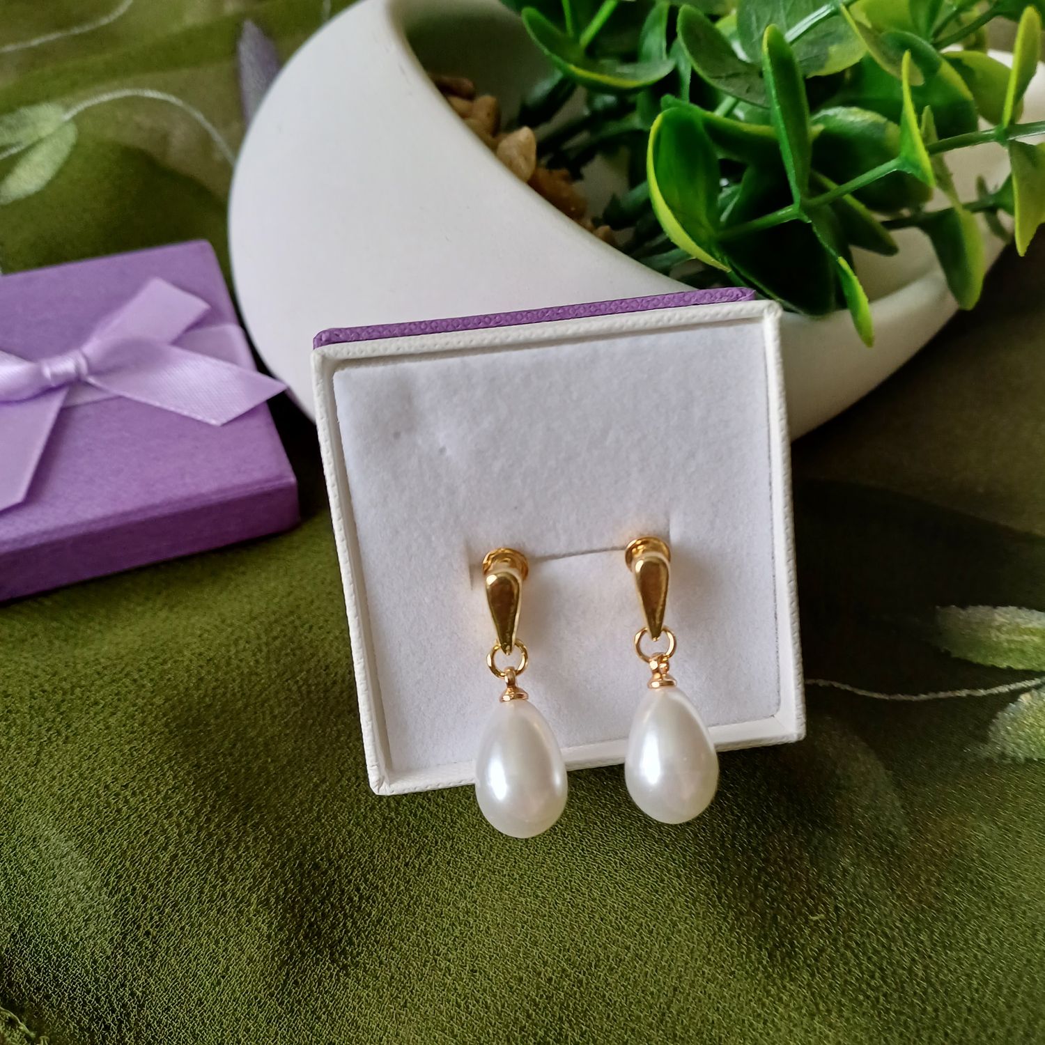 1 pair Elegant Water Drop Shaped Pearl Stud Earrings, Simple, Vintage Design