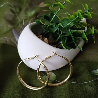1 pair European and American Style Metallic Personalized Circle Design Earrings