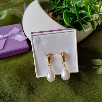 1 pair Elegant Water Drop Shaped Pearl Stud Earrings, Simple, Vintage Design