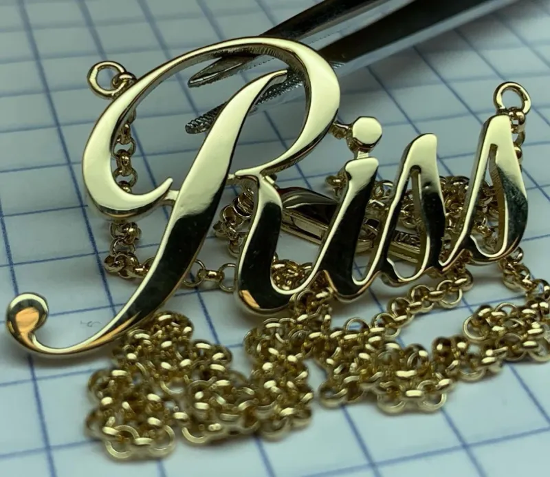 Riss Nameplate Necklace in 14K Yellow Gold