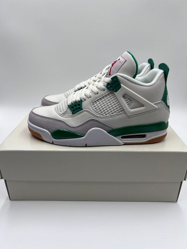 Air Jordan 4 Retro x SB Pine Green