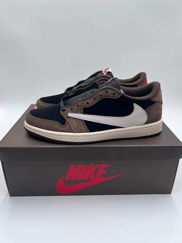 Air Jordan 1 Low x Travis Scott Mocha