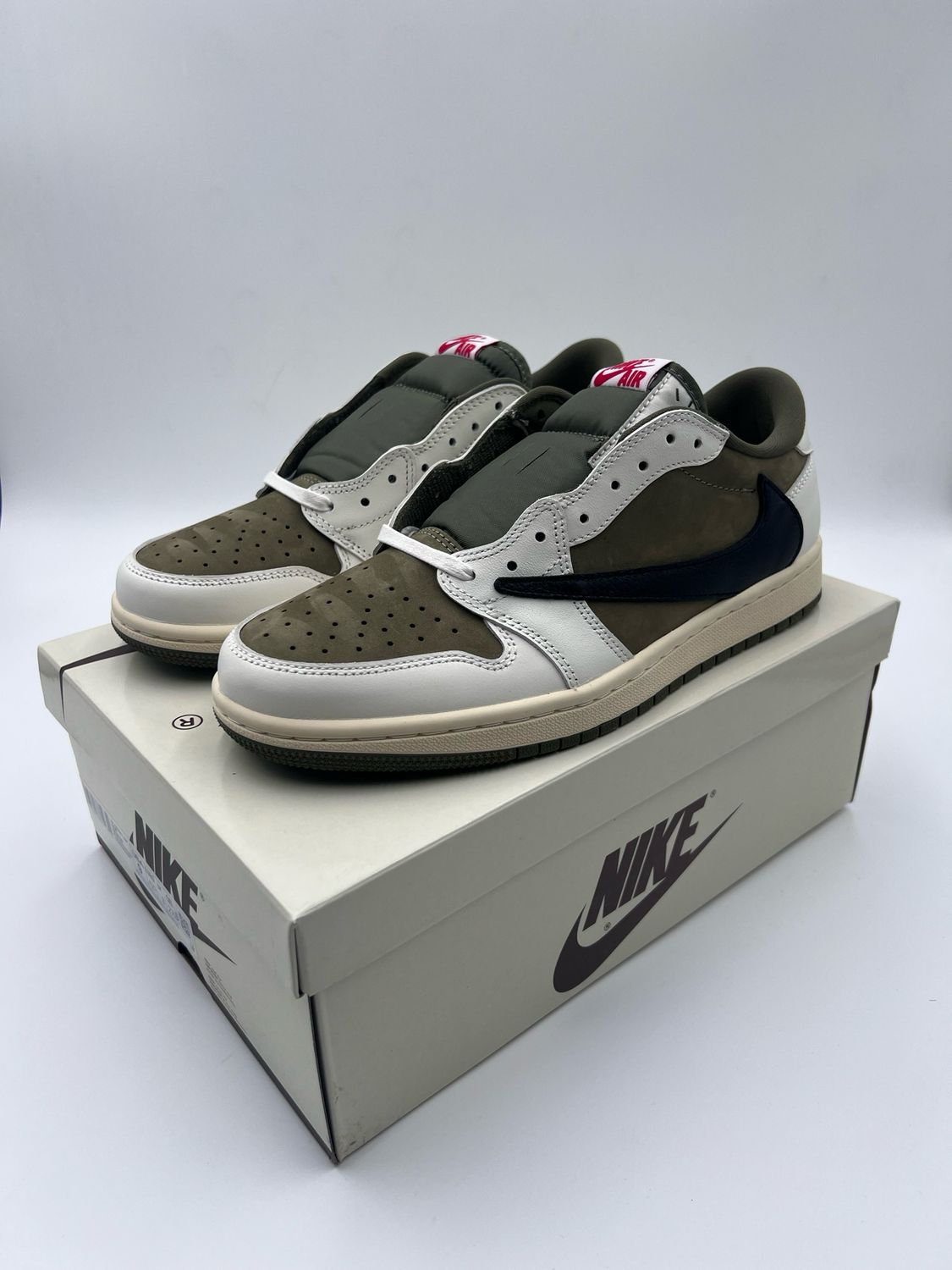 Air Jordan 1 Low x Travis Scott Medium Olive