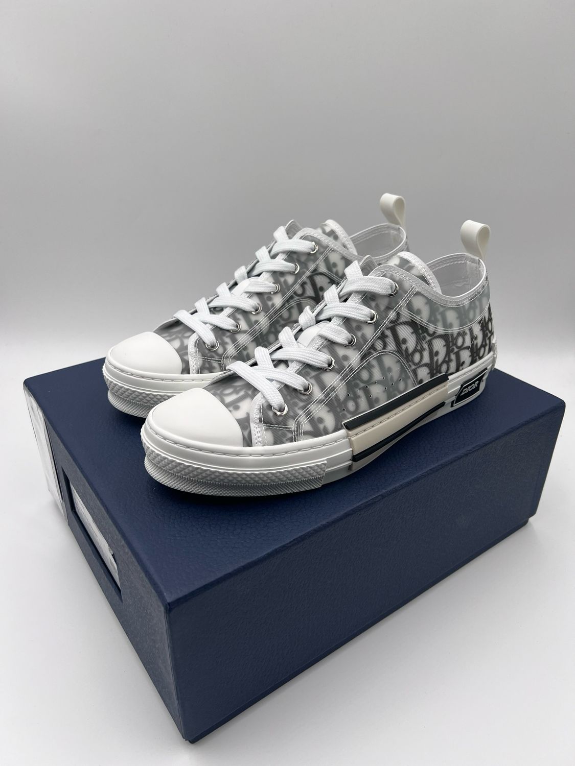 B23 Low Top Sneakers